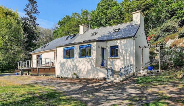 1 bedroom amazing home in Plouigneau