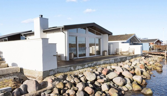 1 bedroom amazing home in Munkebo