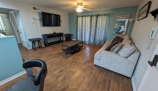1 bedroom and 1 bathroom Remodeled Apartment in the Médical Center