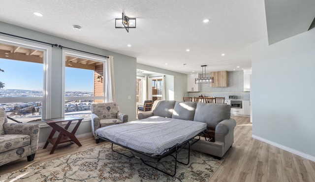 1 bedroom and kitchen place with a valley scenery view & free parking