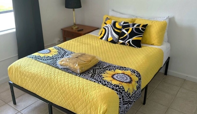 1 bedroom and Wi-Fi, AC in peaceful Grant-Valkaria room #4