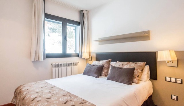 1 Bedroom Apart (2 adults + 2 children). Alt. 1950 m. PER 2H