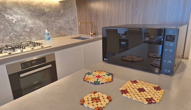 1 Bedroom apartment at the SkyGarden in Glen Waverley.nExtremely cleaned