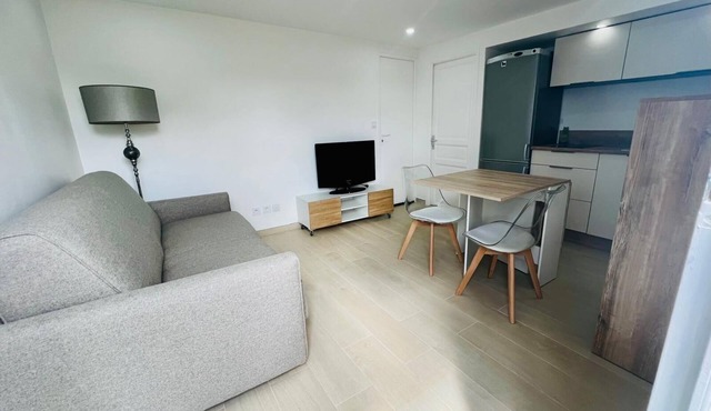 1 Bedroom Apartment in Mouans-Sartoux