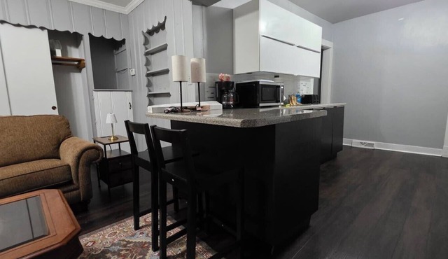 1 Bedroom Apartment Downtown Crown Point IN