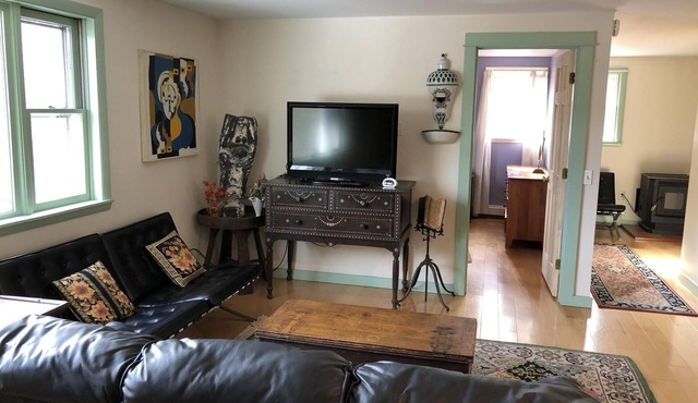 1 bedroom apartment beautiful location on pond in South Freeport