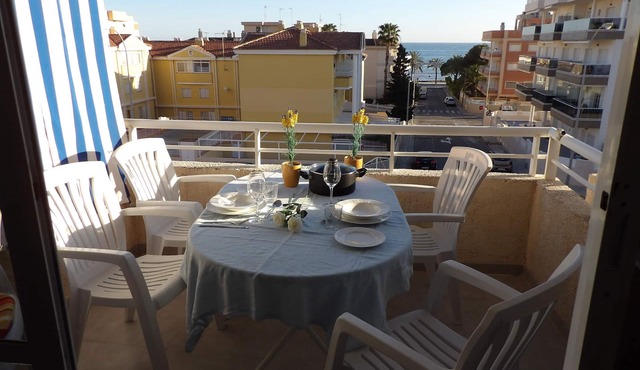 1 bedroom apartment Sea views. Aire Acond terrace, WIFI, flat TV, renovated
