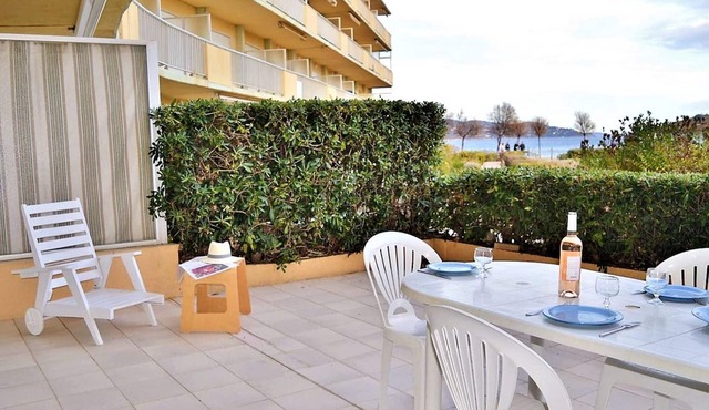 1-Bedroom Apartment with Parking at Le Lavandou, Beachfront