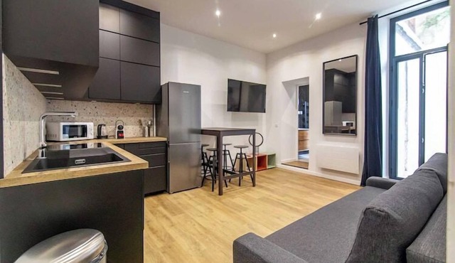 1 bedroom apartment with terrace - Prefecture