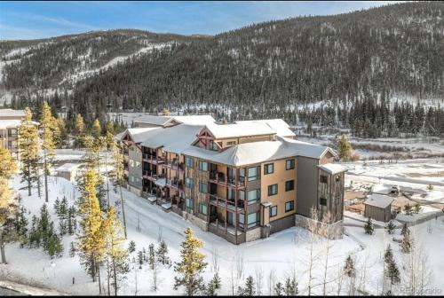 1 bedroom apartment free electric charger Keystone