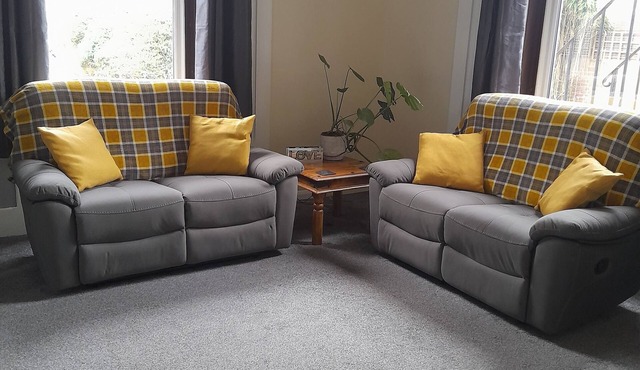 1 Bedroom apartment with a 5 minute walk into the town. Enclosed garden.