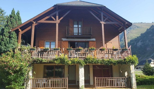 1-bedroom apartment in a mountain chalet, sleeps up to 4 people