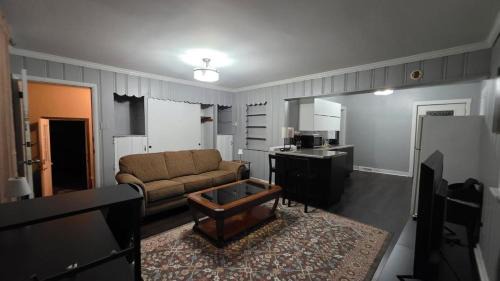 1 Bedroom apartment in downtown Crown Point