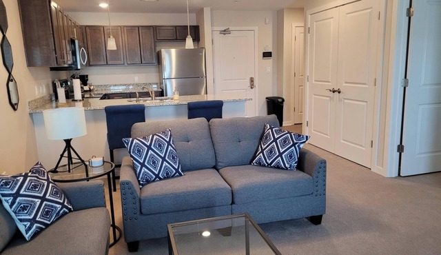 1-Bedroom apartment in Fenton, MI with Wi-Fi, Fitness Center, & in-unit Laundry!