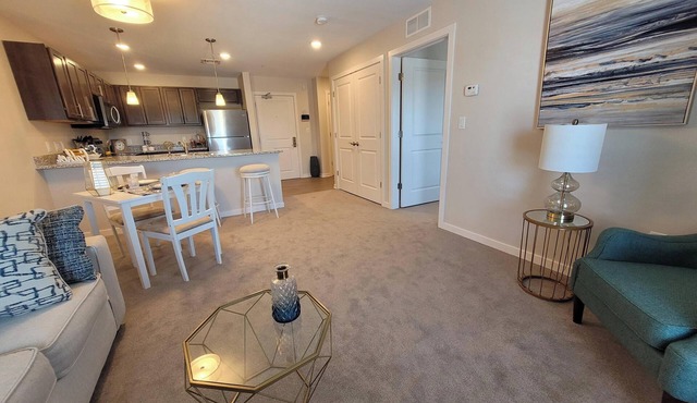 1-Bedroom apartment in Fenton, MI with Wi-Fi, Fitness Center, & in-unit Laundry!