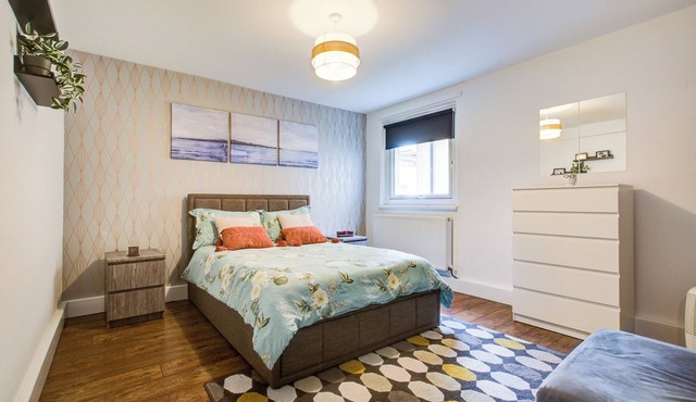 1 bedroom apartment in Mile End