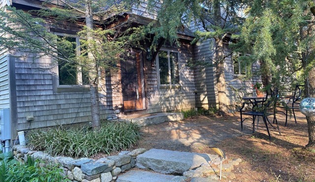 1-bedroom apartment in Falmouth, on bike path, close to beach and town