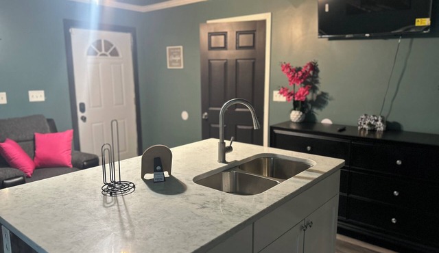 1-bedroom apartment in welcoming Memphis with AC and comfort.