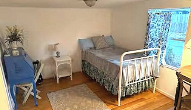 1-bedroom apartment in peaceful Park! Close to Spring Training and Beaches