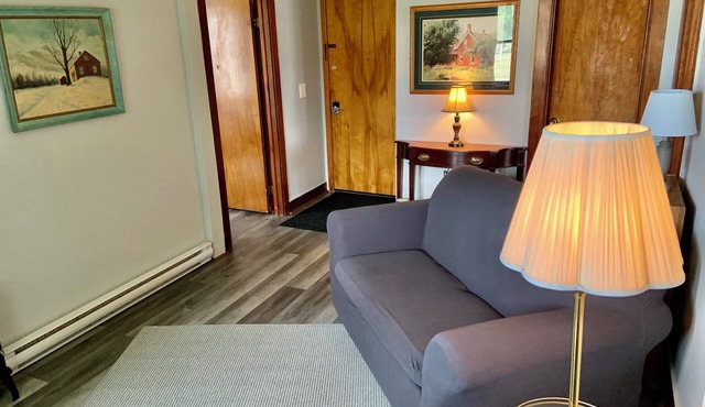 1-bedroom apartment near hospital and Erie Canal