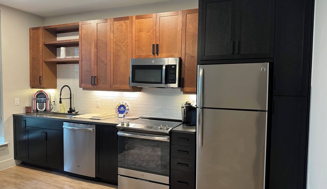 1-bedroom apartment Suite w/fitness room, WiFi in wonderful Dallas/Deep Ellum.