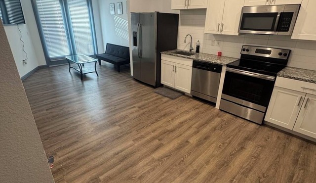 1-bedroom apartment in cool Cedar Hill with AC, WiFi, fitness room, pool area