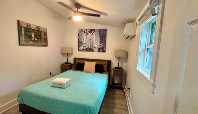 1 Bedroom Apartment with Courtyard Upper garden Magazine Art District