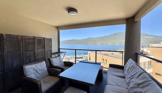 1 bedroom apartment with sea view