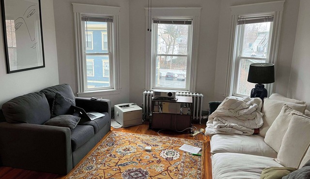 1-bedroom apartment with WiFi, AC in lovely Cambridge