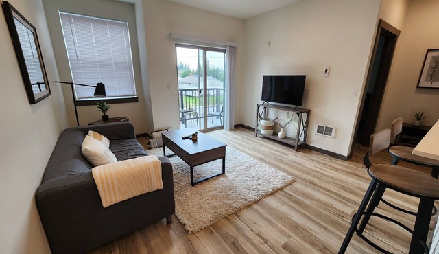 1-bedroom Apt. 304 w/free parking - New Building