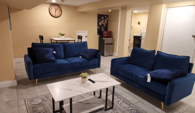 1-bedroom Apt in the heart of Newark,just minutes from NYC&Newark Airport