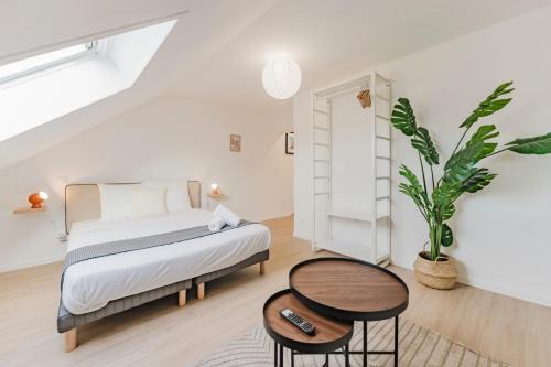 1-bedroom attic flat, close to the underground