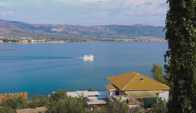 1 bedroom awesome apartment in Arbanija