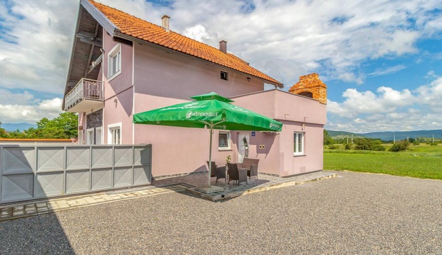 1 bedroom awesome apartment in Otocac