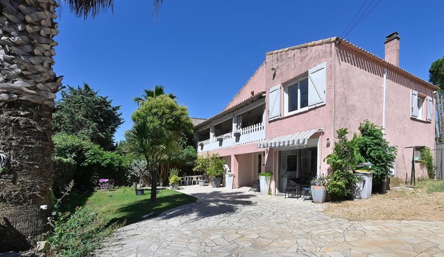 1 bedroom awesome apartment in Lunel