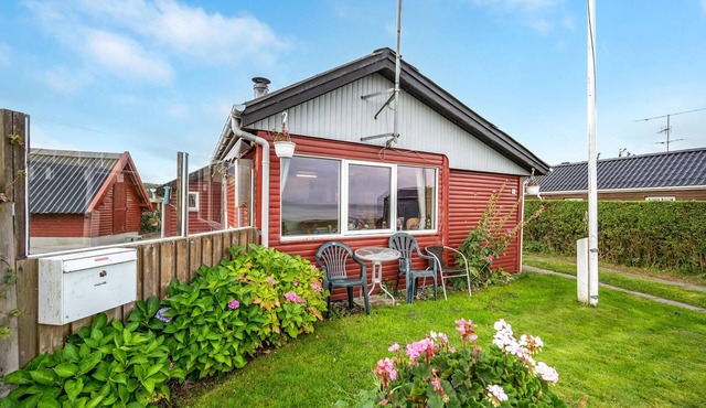 1 bedroom awesome home in Allingåbro