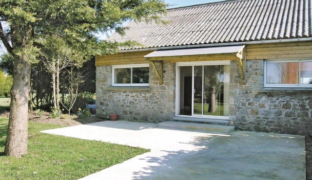 1 Bedroom Awesome Home In Carolles