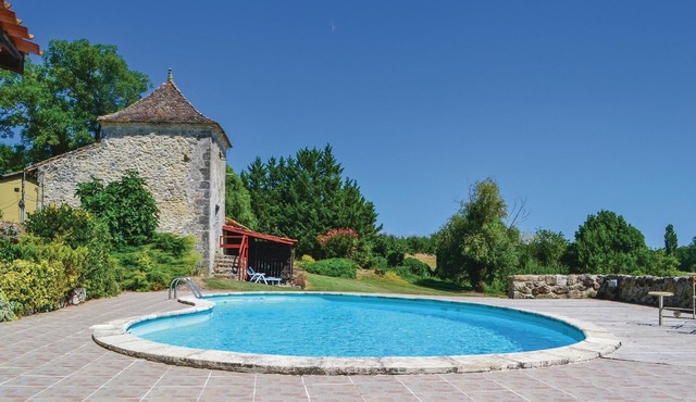 1 bedroom awesome home in Eymet