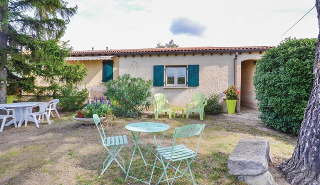 1 bedroom awesome home in Visan