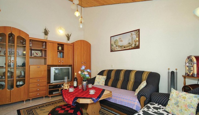 1 bedroom awesome home in Cervar Porat
