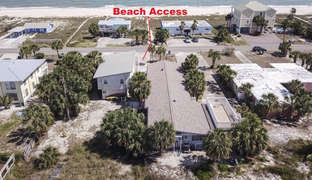 1 BEDROOM BUNGALOW WITH WATER VIEW 1ST TIER - SLEEPS UP TO 5 - PET FRIENDLY