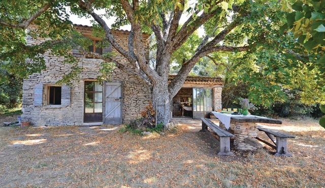 1 bedroom beautiful home in Saignon