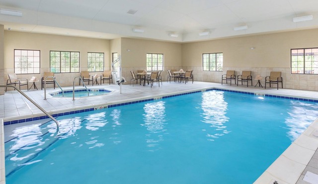 1 Bedroom | Breakfast Buffet. Pool & Hot Tub