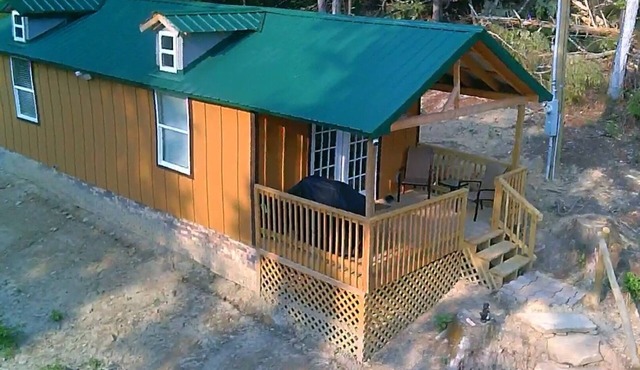 1-bedroom cabin 5 miles from Cumberland Falls and Daniel Boone National Forest