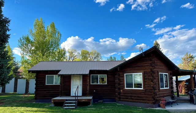1-bedroom cabin just a short walk to Rio Grande