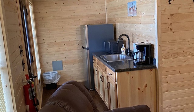 1 Bedroom Cabin w/Two Recliners Cabin 7