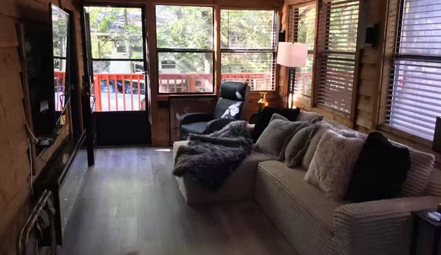 1-bedroom campground in adorable Cleveland with cool outdoor vibes