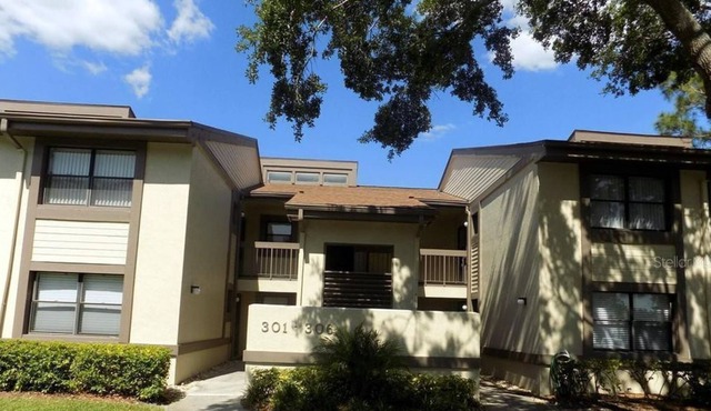 1 Bedroom Condo L-93832 by Houzlet