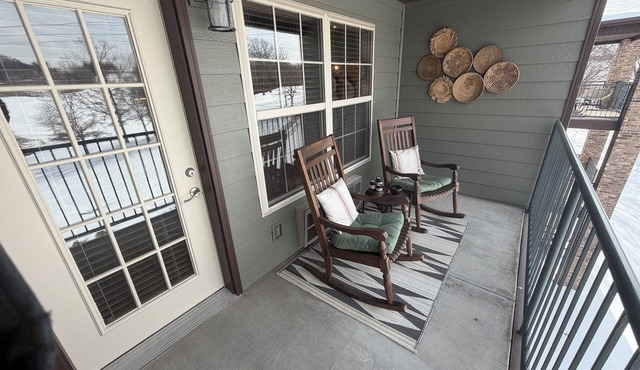 1-bedroom condo overlooking the Fairway at Stonebridge near Silver Dollar City