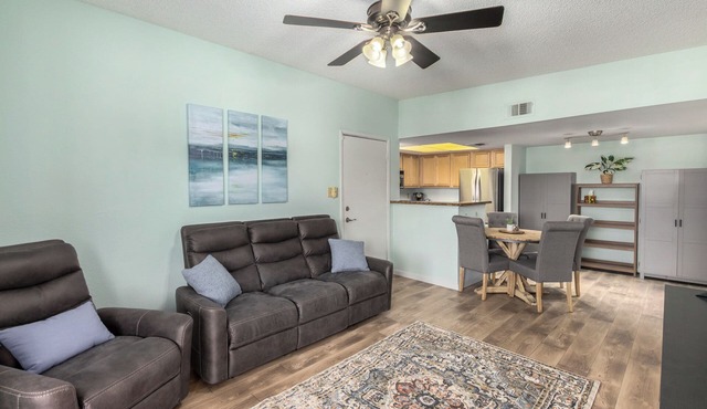 1 Bedroom Condo, Sparkling Pool, Fitness Center, Pets Welcome